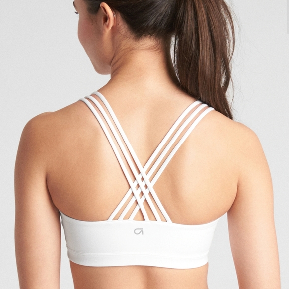 Gap | Medium Support Strappy Sports Bra - Picture 2 of 4